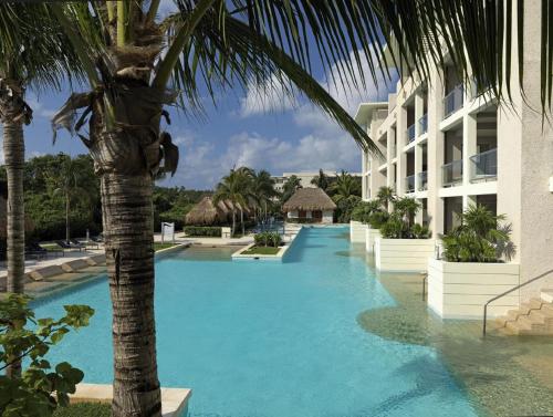 Bazén v ubytování Paradisus La Perla - Adults Only - Riviera Maya - All Inclusive nebo v jeho okolí