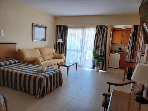 Estudio 1ª linea vista mar planta 10 3 PYR Fuengirola