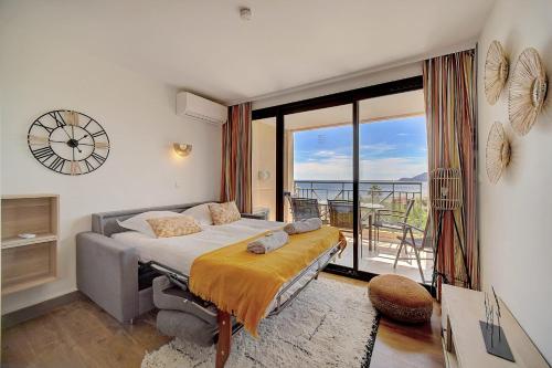 Upstays - 2 Rooms - Renovated - Pool - Parking
