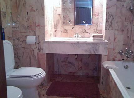Kylpyhuone majoituspaikassa Salema Beach Apartment