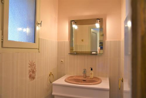 A bathroom at PantaiaHomes - My Little Garden - Piscine - Vue panoramique