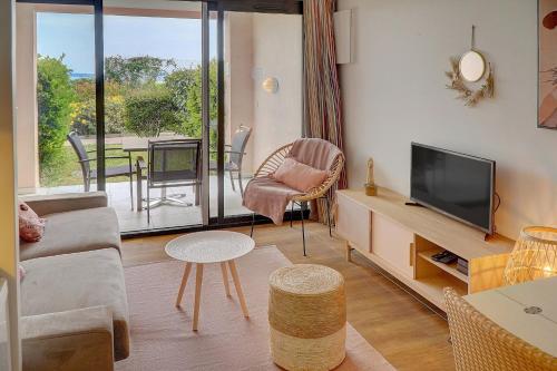 IMMOGROOM - 2 Rooms renovated - Pool - Terrace - Garden - Parking -