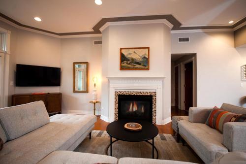 Mears House Unit 1A – Photos 4