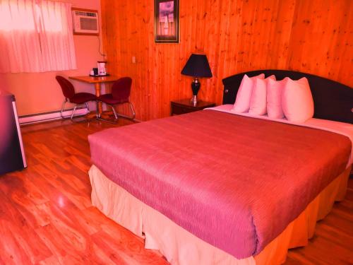 Afbeelding uit fotogalerij van Wildwood Motel in Shelburne