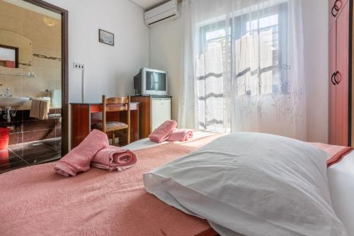 Apartments and Room Ruzica