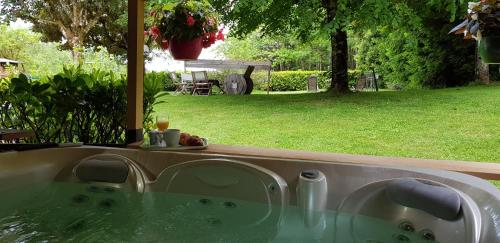 Jardín al aire libre en Le Pavillon