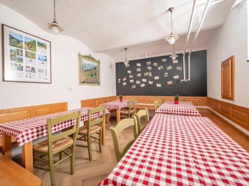 Berghi Hotel and Apartmentsにあるレストランまたは飲食店