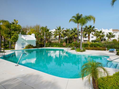 2278-Modern apt in the Alcazaba Lagoon
