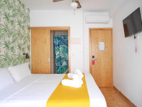 Nanit Rooms Ibiza Hostal, Santa Eulària des Riu – Precios ...