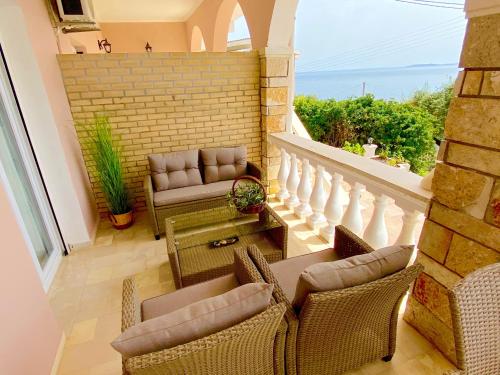 Gallery image of Nissaki Sunlight - New Home Above the beach in Nisakion