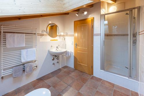Koupelna v ubytování Landhaus Eggensberger