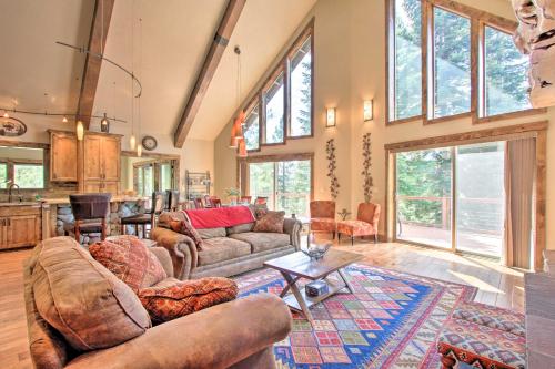Gallery image of 5 Mi to Crescent Lake Dog-Friendly Oregon Getaway in Odell Lake
