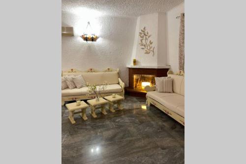 Χώρος καθιστικού στο RUSTIC DIAMOND new apartment near the beach