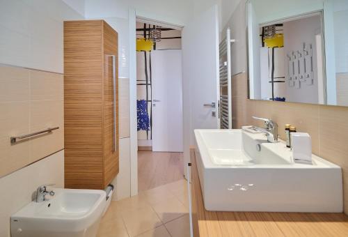 Skyline Apartment tesisinde bir banyo