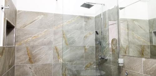 Vannituba majutusasutuses City Center Cute and Comfy Apartment - Ajia Apartments