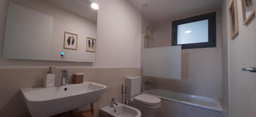 Kúpeľňa v ubytovaní Apartamento con jardín en El Rompido