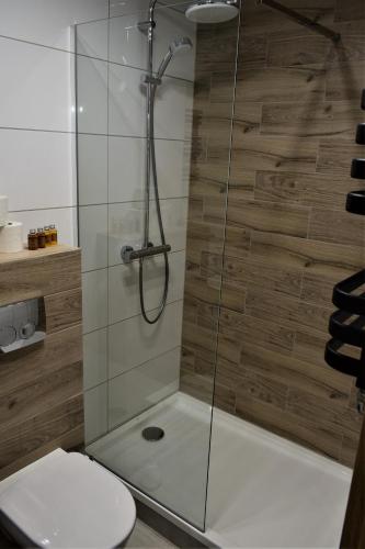 Bilik mandi di Rewianka Apartamenty przy samej plaży