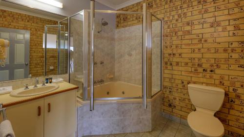 Koupelna v ubytování Mulga Country Motor Inn