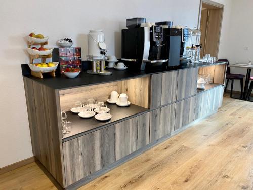 Hotel Kosel garni UGにあるコーヒーまたはお茶