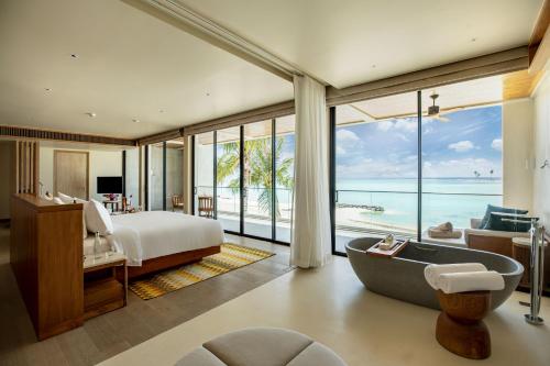 Postel nebo postele na pokoji v ubytování Kuda Villingili Maldives, Free Return Transfers 03 nights & above