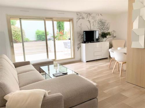 ROOFTOP CROISETTE/ALEXANDRE III