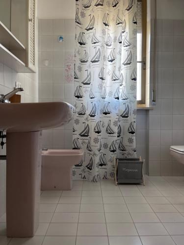Een badkamer bij La casetta di Sasà intero appartamento