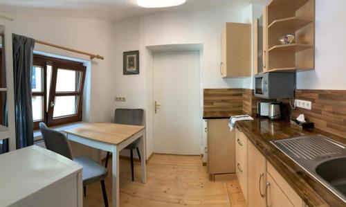 Una cocina o zona de cocina en Apartment Sophia - Hallstatt