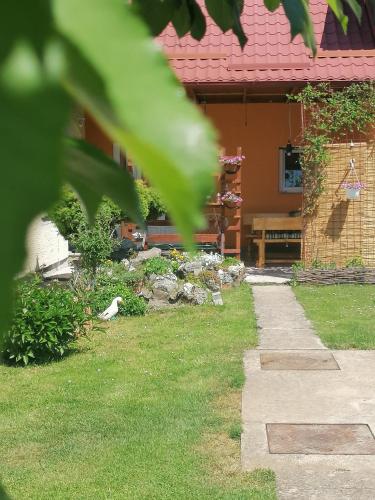 Κήπος έξω από το Studio apartman Krosna
