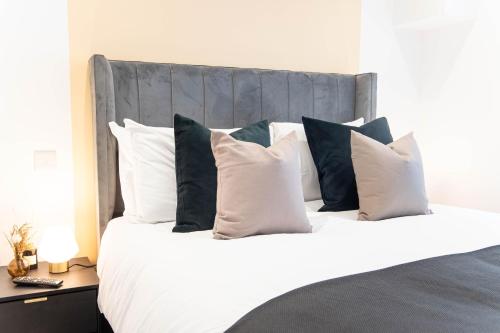 Gallery image of Luxury Boutique Harbour Apartments - Heart of Torquay - Near Babbacoombe & Beach by Belvilla in Torquay