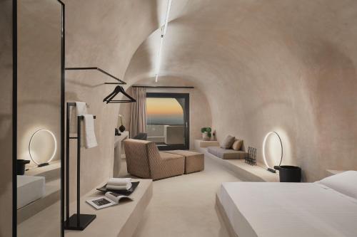Gallery image of Divine Cave Experience in Imerovigli