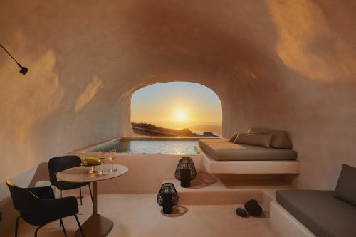 Gallery image of Divine Cave Experience in Imerovigli