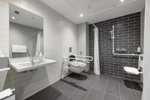 Un baño de Holiday Inn Express - Fulda by IHG