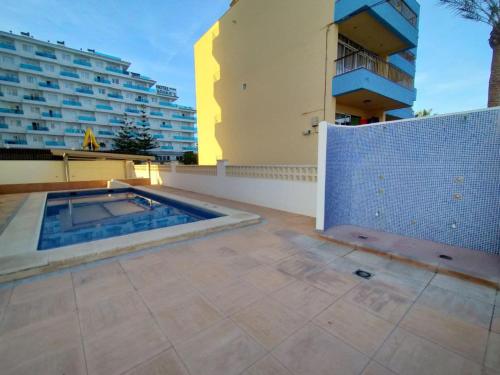 PRECIOSO ÁTICO CON AIRE ACONDICIONADO y PISCINA