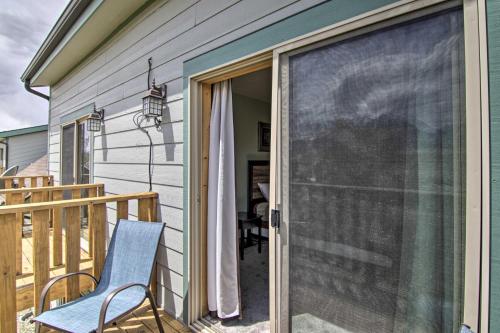 Μπαλκόνι ή βεράντα στο Airy Emigrant Townhome with Sweeping Mtn Views!