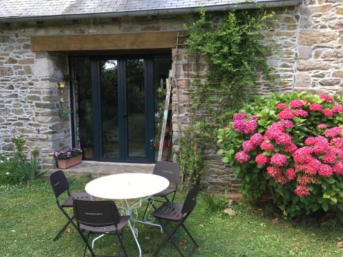 En have udenfor B&B Chambre d'hôtes et Glamping, Bretagne mer et campagne Brittany sea and countryside