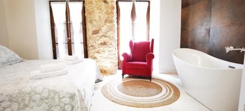 Bilik mandi di MANZANO PALACE. Habitaciones y Suites 30 m2 en la Plaza Mayor