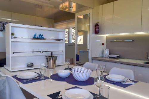 Gallery image of Glamping Tents and Mobile Homes Trasorka in Veli Lošinj