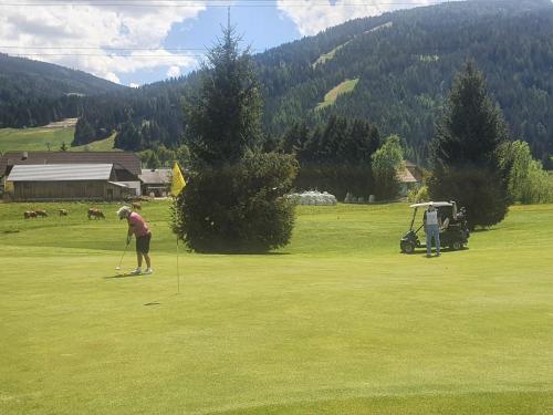 Golf v apartmánu nebo okolí