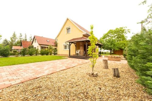 Cédrus Nyaralóház, Gyopárosfürdő 5904 Orosháza, 2 Cédrus köz kép - 3