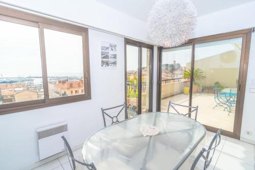 Cannes Stunning sea and old town view for our full comfort 3 BR with balcony by Olam Properties