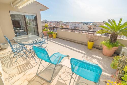 Cannes Stunning sea and old town view for our full comfort 3 BR with balcony by Olam Properties