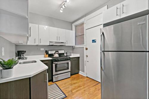 Hip 3BR, Easy Transpo, Convenient, Comfort of Home