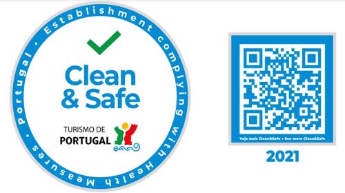 a label for a clean and safe logo at Vera Cruz Porto Downtown Hotel in Porto