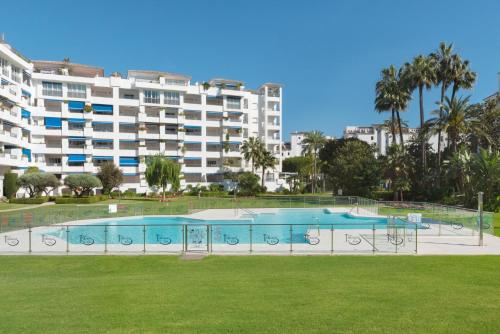 Puerto Banus Gardens Beautiful 2 BR Apartment, Marbella ...