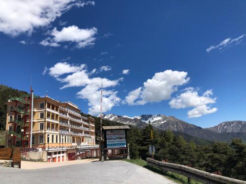 Gallery image of Pràcatinat Hotel & Restaurant in Fenestrelle