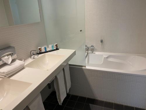 Ένα μπάνιο στο Van der Valk Hotel Rotterdam - Blijdorp