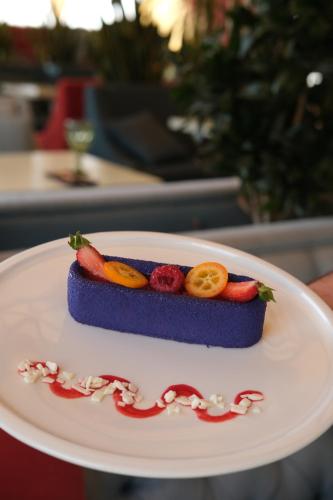Comida en o cerca de este hotel