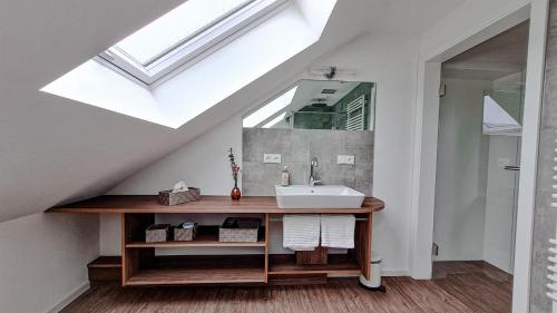 Koupelna v ubytování Penthouse im Dachgeschoss