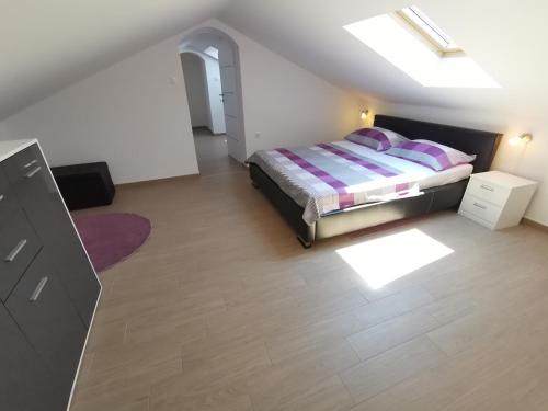 SARA LUX apartment with sea view, 50m from the beach