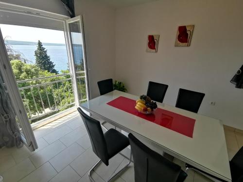 SARA LUX apartment with sea view, 50m from the beach